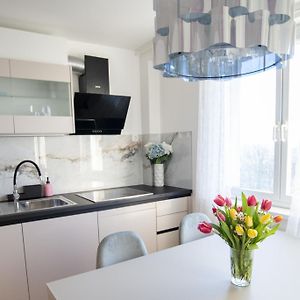 Appartement à 2 Chambres à Coucher
