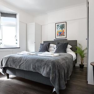 Appartement à 2 Chambres à Coucher