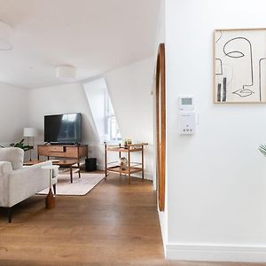 Appartement à 2 Chambres à Coucher
