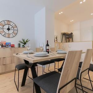 Appartement à 3 Chambres à Coucher