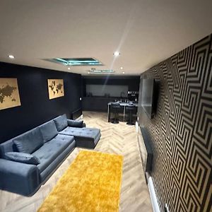 Appartement à 3 Chambres à Coucher