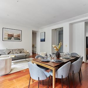 Apartment Louvre By Studio Prestige