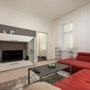 Neu, Renoviert Und Ruhig, 20 Minuten Ins Zentrum