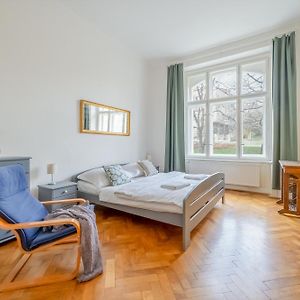 Appartement à 2 Chambres à Coucher