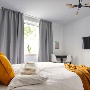 Spacestays Two-Room Suite Wifi Netflix
