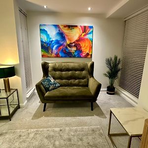 Ao & Etihad Stadium 6 Guest Stay- 3 Bedroom Central House With Parking & Wi Fi