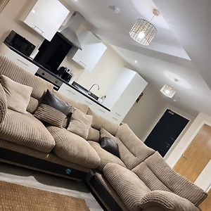Luxury 2 Bedroom Apartment In Manchester City Centre - Free Parking