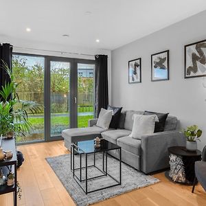Axium Escape- 2 Bed Apartment, Birmingham City Centre