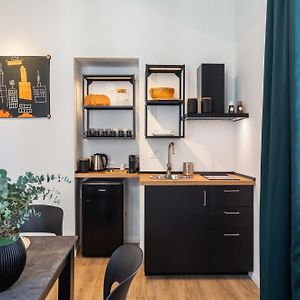 Adelante Apartment