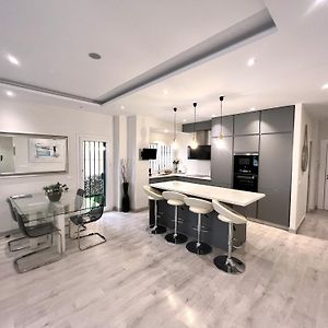 Appartement à 3 Chambres à Coucher