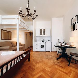 Elso Center Apartment