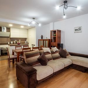 Appartement à 3 Chambres à Coucher