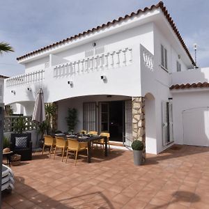 Villa à 3 Chambres à Coucher