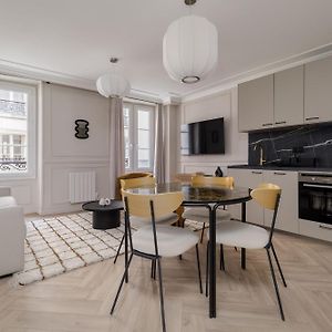 Appartement à 2 Chambres à Coucher
