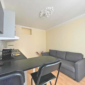 Chambre Lit Double Et Salon Avec Canape-Lit A 10 Minutes Des Champs Elysees