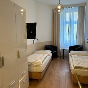 Reiner 12 Apartment