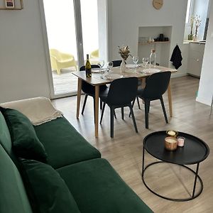 Appartement à 2 Chambres à Coucher