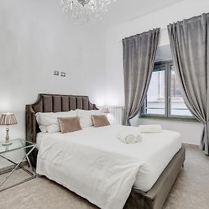 Crystal Trevi Fountain - Romedreamhome