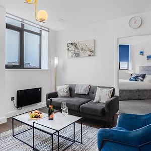 Priority Suite - Modern 2 Bedroom Apartment In Birmingham City Centre - Perfect For Family, Business And Leisure Stays By Estate Experts