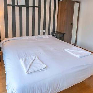Modern And Bright Apartment In Eixample 3-1