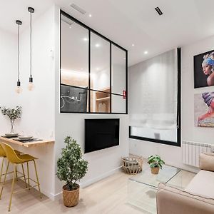 Appartement à 2 Chambres à Coucher