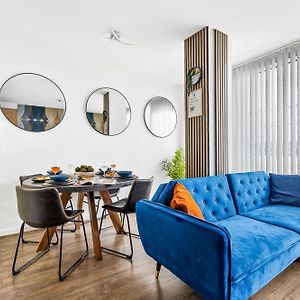 Bullring Lux Suite, New Street Free Netflix - Free Secure Parking- Sleeps 6