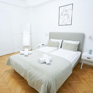 Venus Apartments - Paulay Ede I