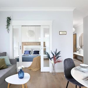 Classy 2-Room Apartment With Private Garden And Air Conditioning- Old Town