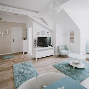 Mimi'S Apartment