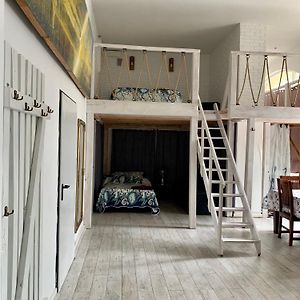 Appartement à 2 Chambres à Coucher