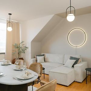 Comfy Apt For 4-6, 5 Min To Center, Metro & Free Parking