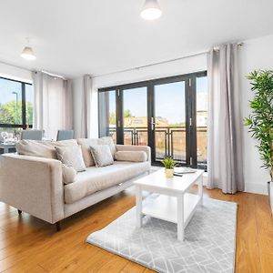 Stylish Birmingham City Centre - 2 Bed - Secure Parking - 5Ac