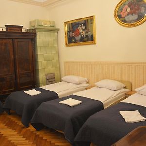 Florian 6 Apartment