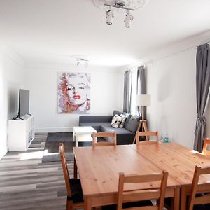 Appartement à 3 Chambres à Coucher