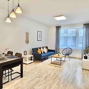 Appartement à 2 Chambres à Coucher