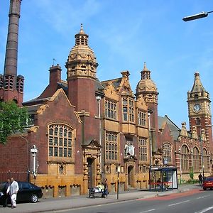 Modern Flat In Moseley With Free Parking