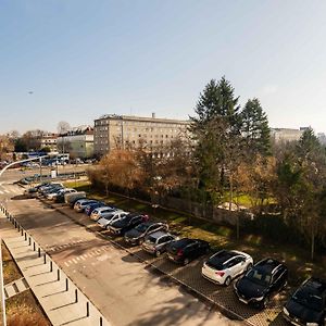 Jonagold Apartment Metro Raclawicka