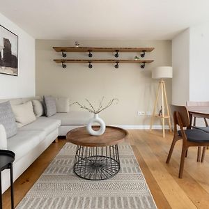 Appartement à 2 Chambres à Coucher