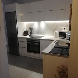 Leo Athens Apartment