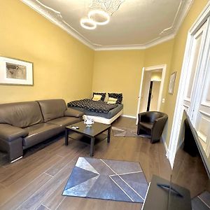 Schoenes Grosses Apartment Im Zentrum Berlins