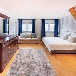 Appartement à 2 Chambres à Coucher