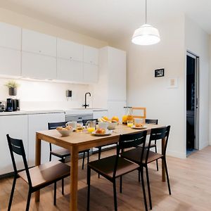 Appartement à 2 Chambres à Coucher