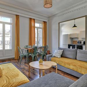 Appartement à 2 Chambres à Coucher
