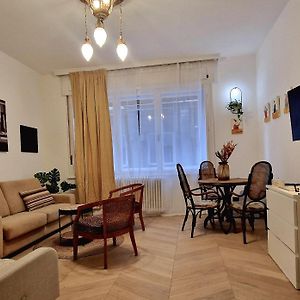 Charming Center Apartman