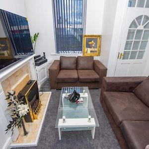 Lovely City Home + Free Parking