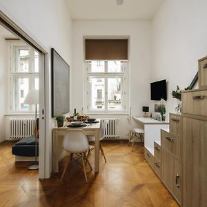 Appartement à 2 Chambres à Coucher