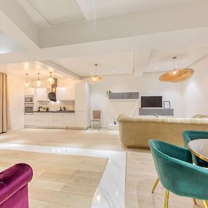 Appartement à 3 Chambres à Coucher