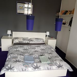 Private Bedroom Near Alexanderplatz In Sharing Apartment