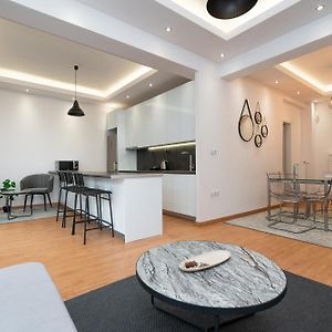 Appartement à 2 Chambres à Coucher