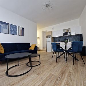 Appartement à 2 Chambres à Coucher